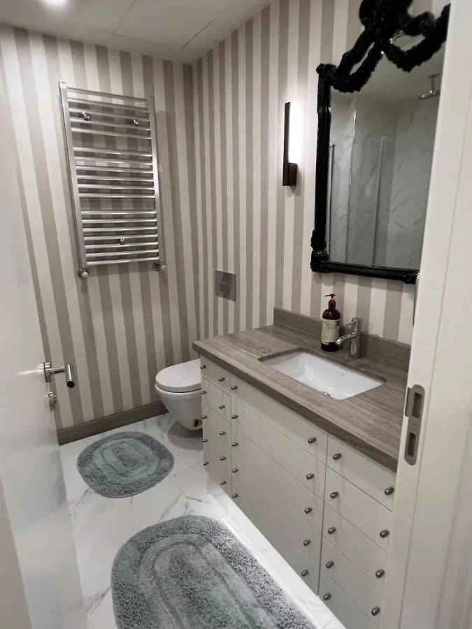 Family Luxury Apartment 2 Bedroom +Saloon Istanbul Turkey